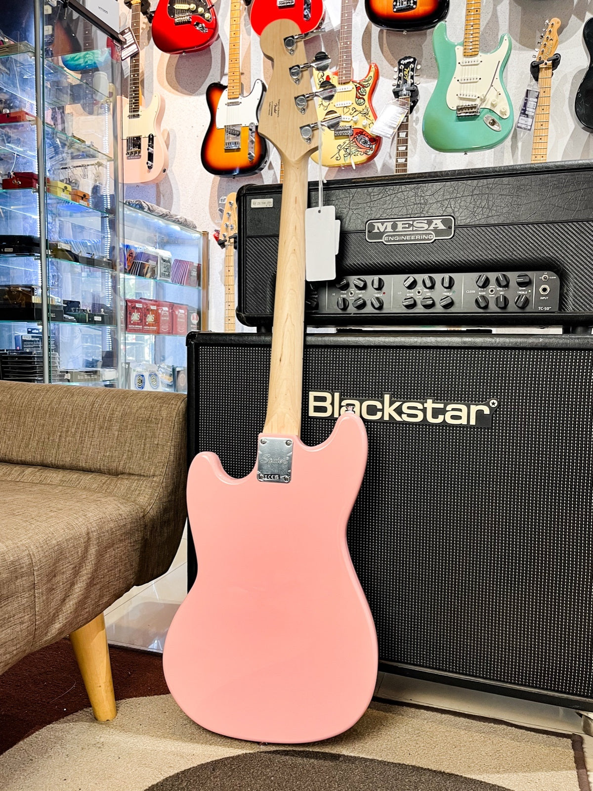 Squier FSR Sonic Bronco Bass Guitar, Maple FB, Shell Pink
