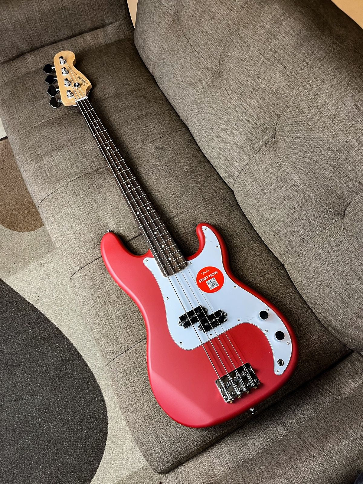 Squier Debut Series Precision Bass Guitar, Laurel FB, Dakota Red