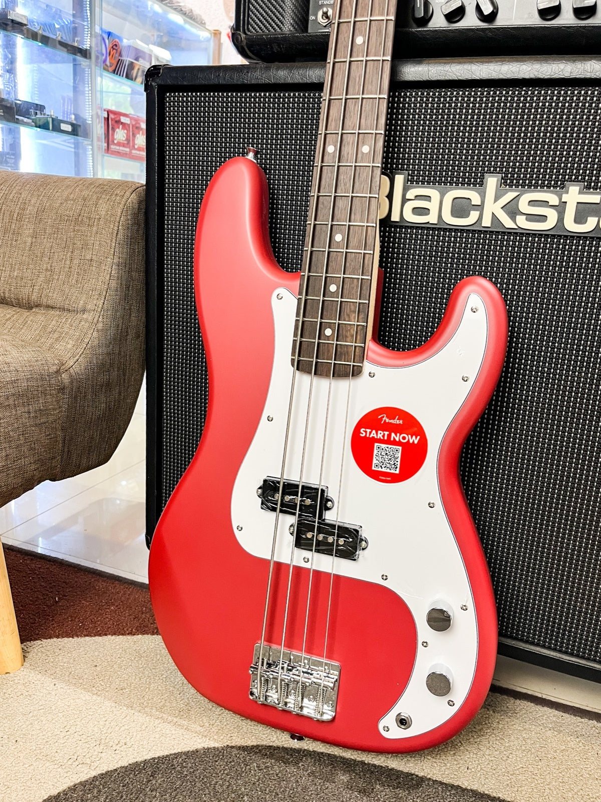 Squier Debut Series Precision Bass Guitar, Laurel FB, Dakota Red