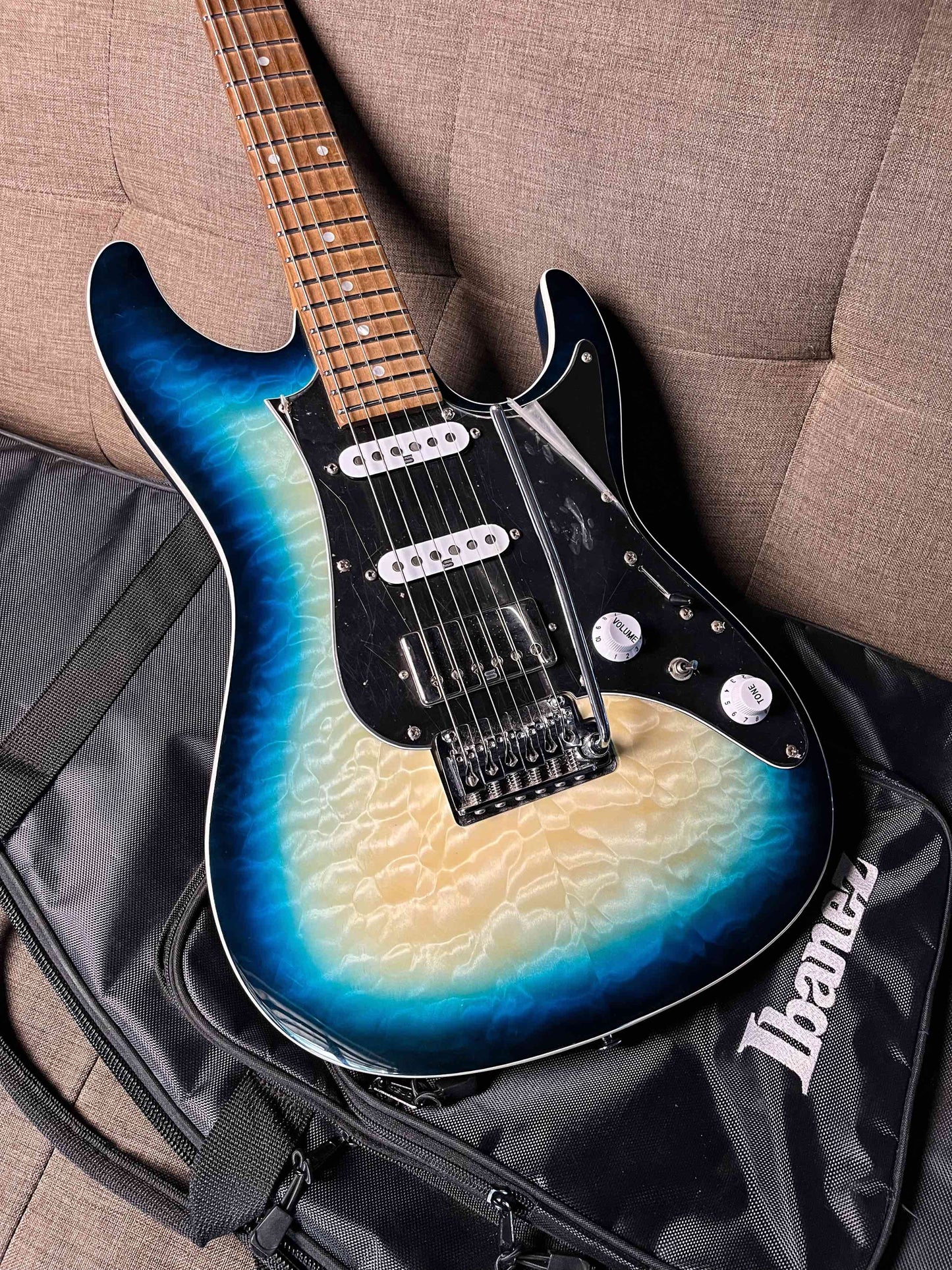 Ibanez Premium AZ24P1 QM