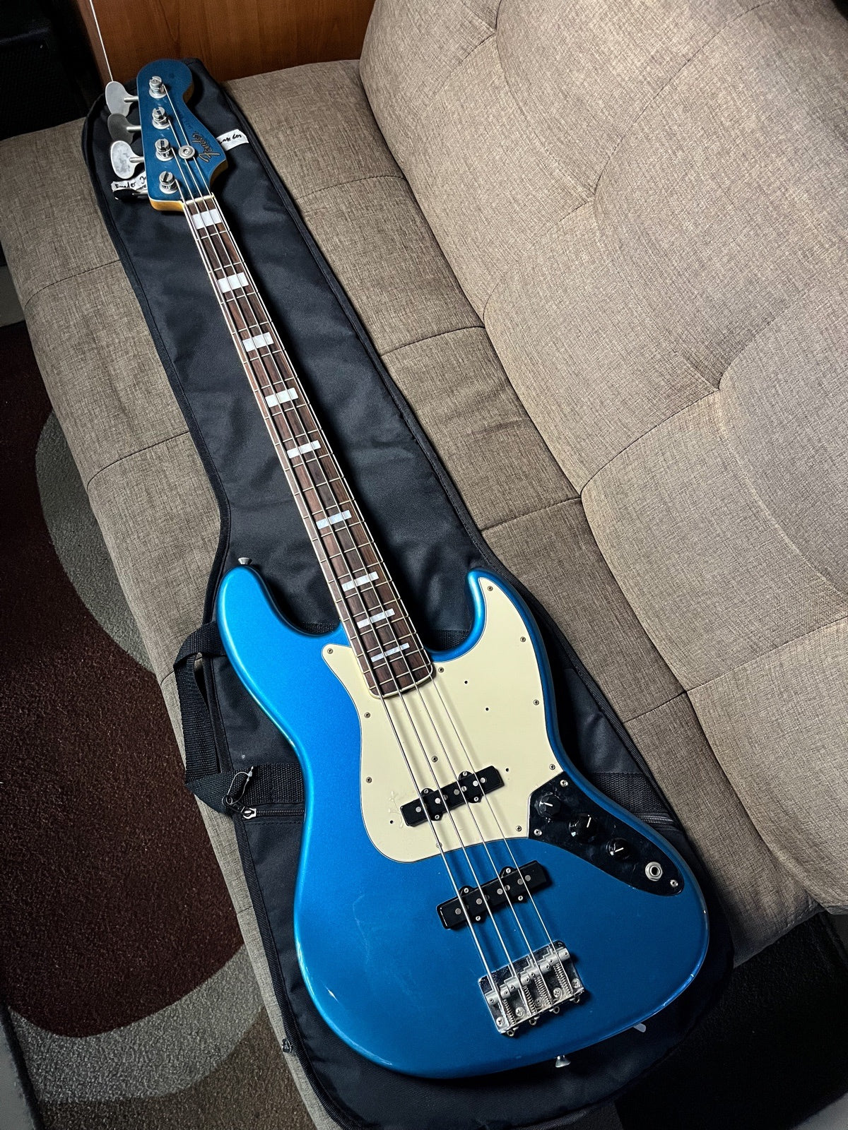 Fender Jazz Bass Traditional II Late 60s Lake Placid Blue Japan