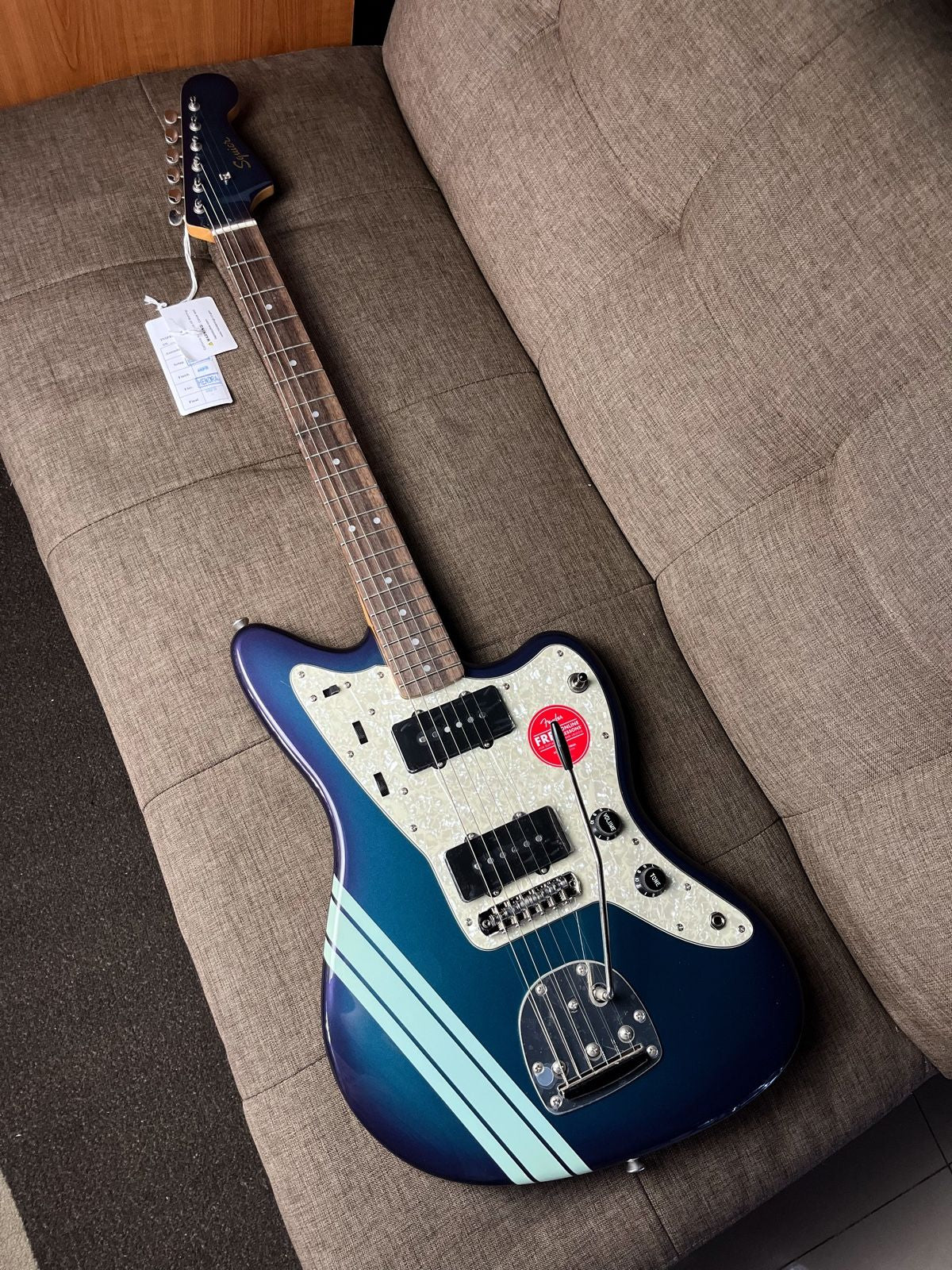 Squier FSR Classic Vibe 60s Jazzmaster Electric Guitar, Laurel FB, Competition Burgundy