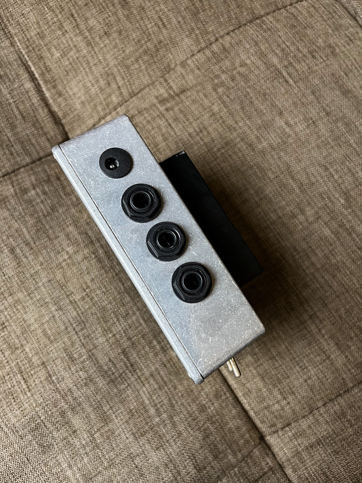 Three chords analog reactive load