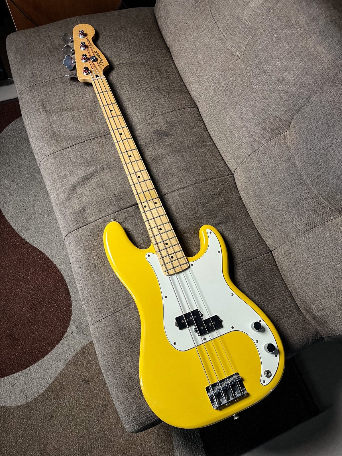 Fender precision player series