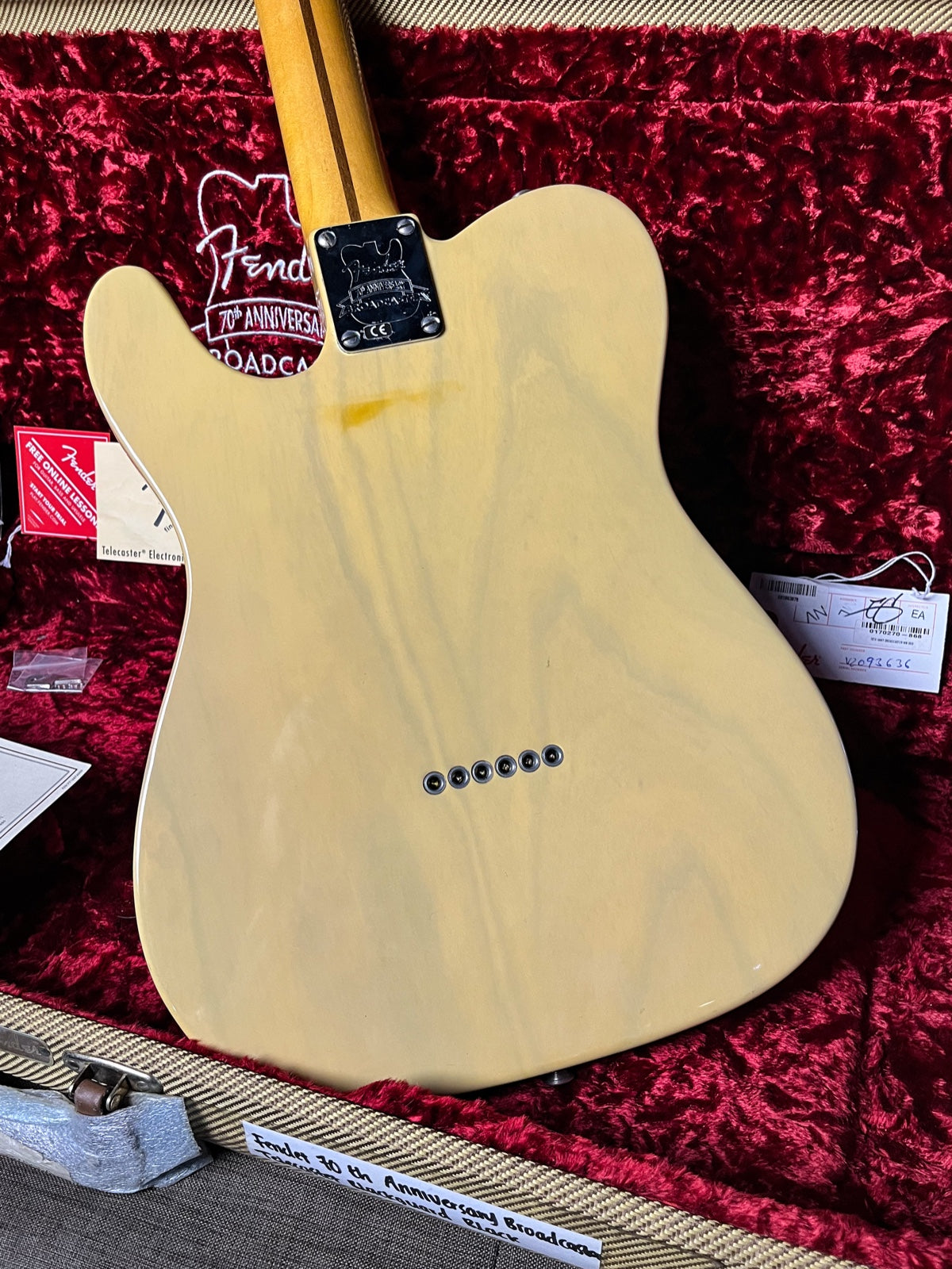 Fender 70th Anniversary Broadcaster Telecaster Blackguard Blonde