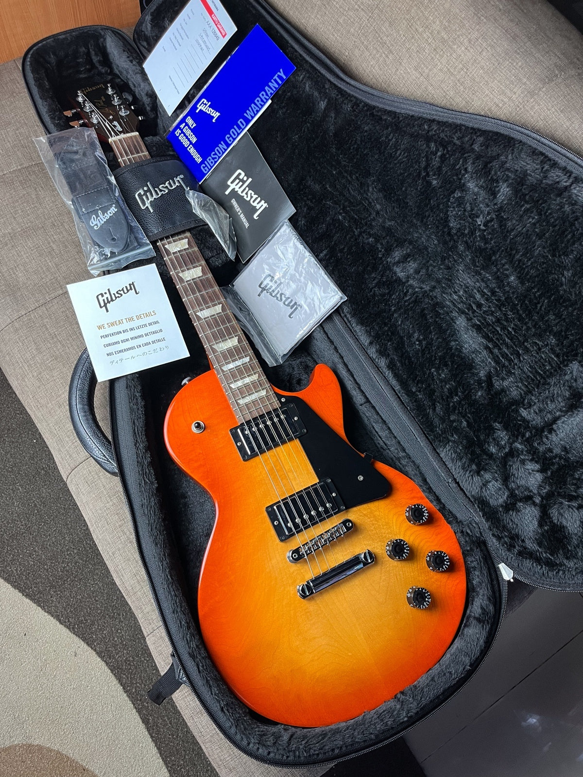 Gibson lespaul studio heritage cherry