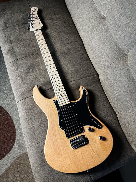 Yamaha pasifica 112v
