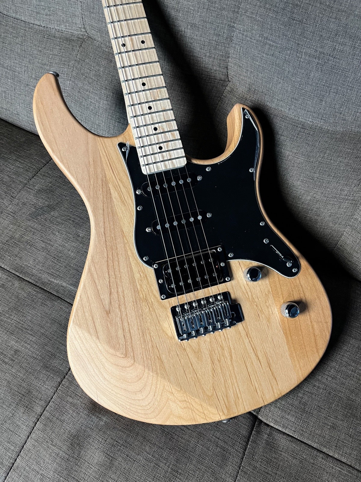 Yamaha pasifica 112v