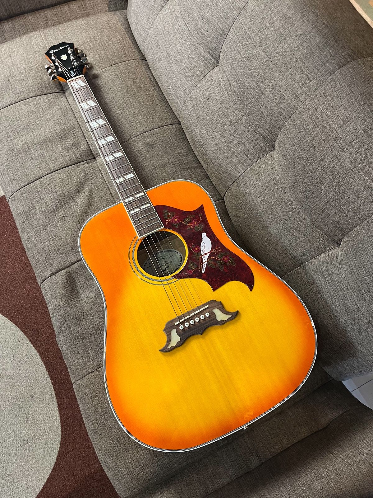 Epiphone Dove Studio