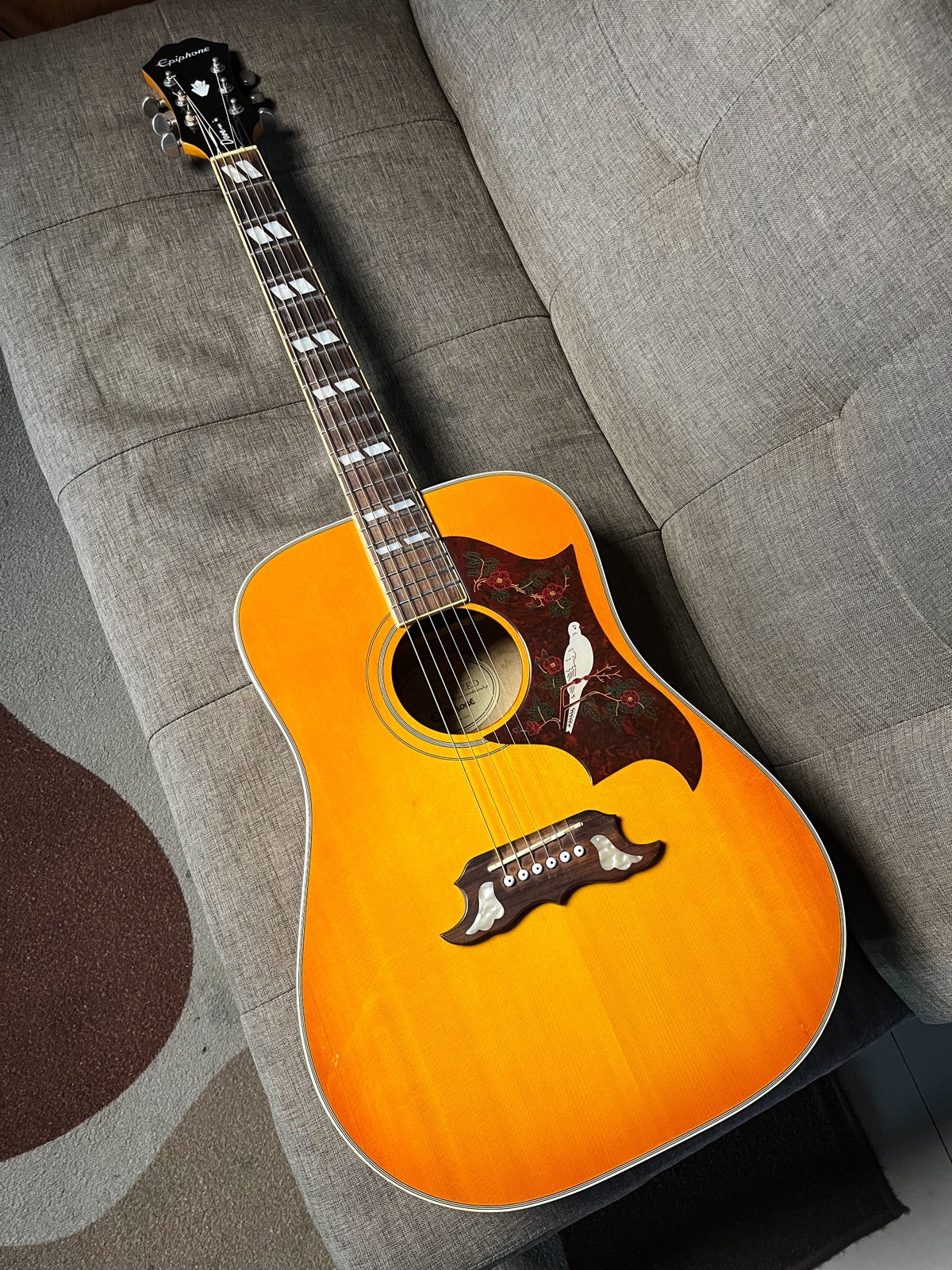 Epiphone dove pro