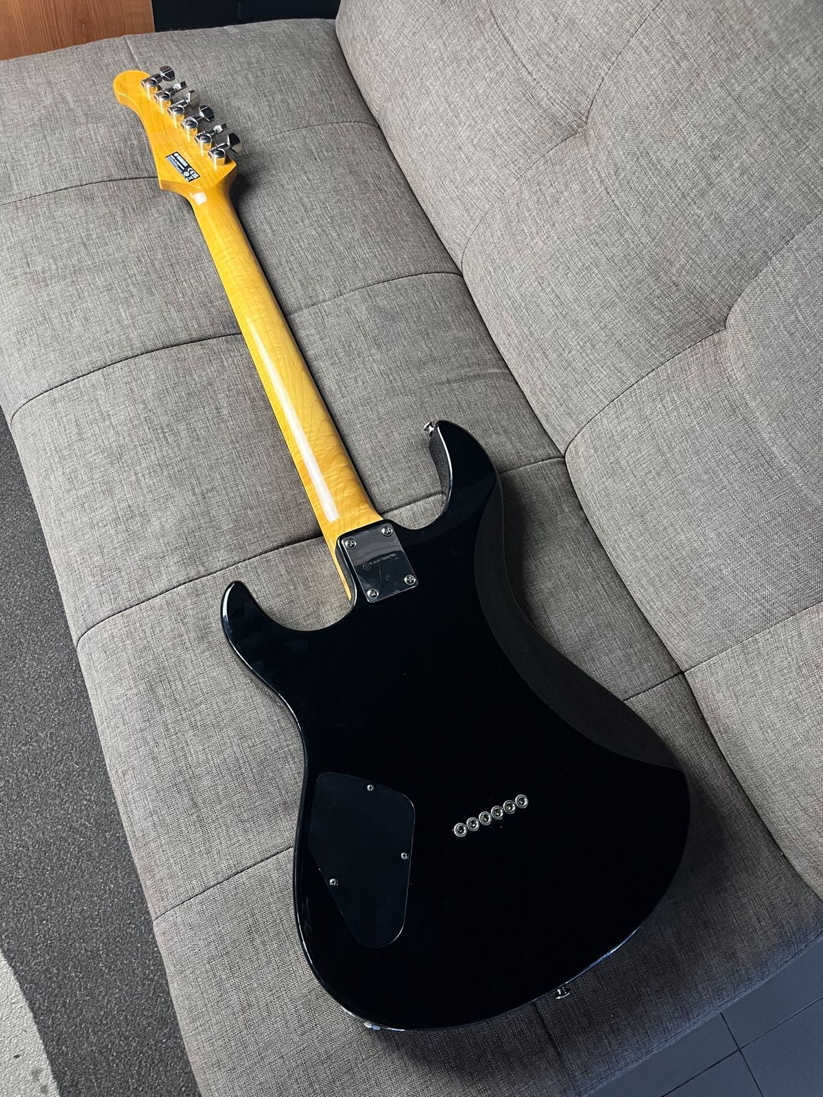 Yamaha Pasifica 611H