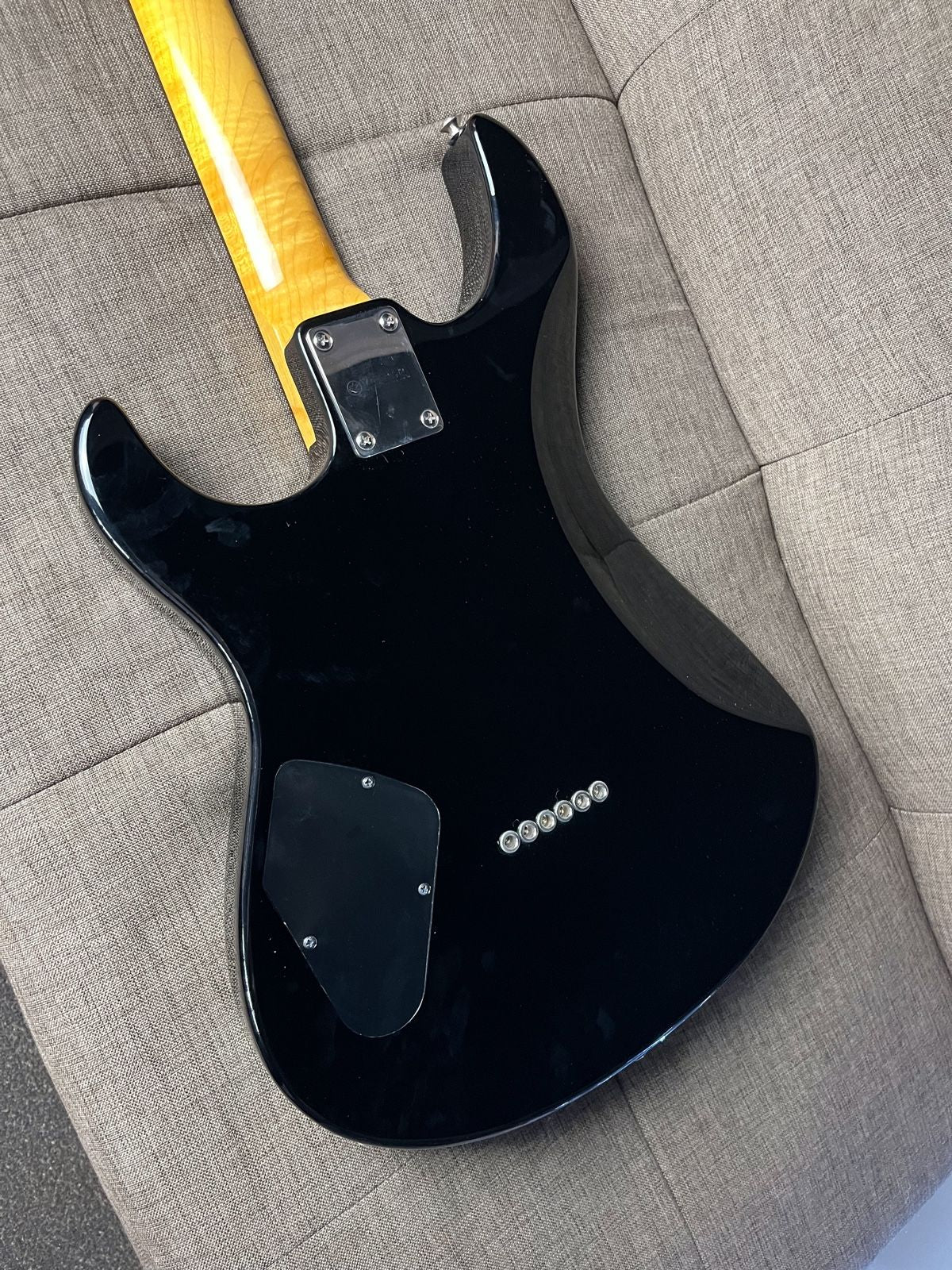 Yamaha Pasifica 611H