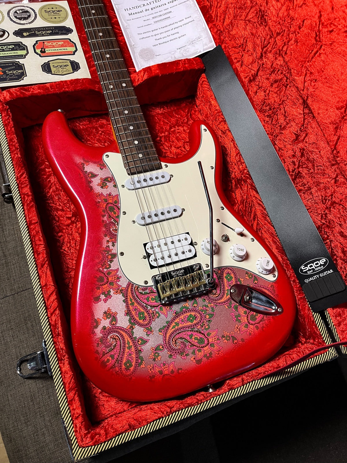 SQOE SEST1100 HSS Custom Shop Series in Pink Paisley Limited Edition