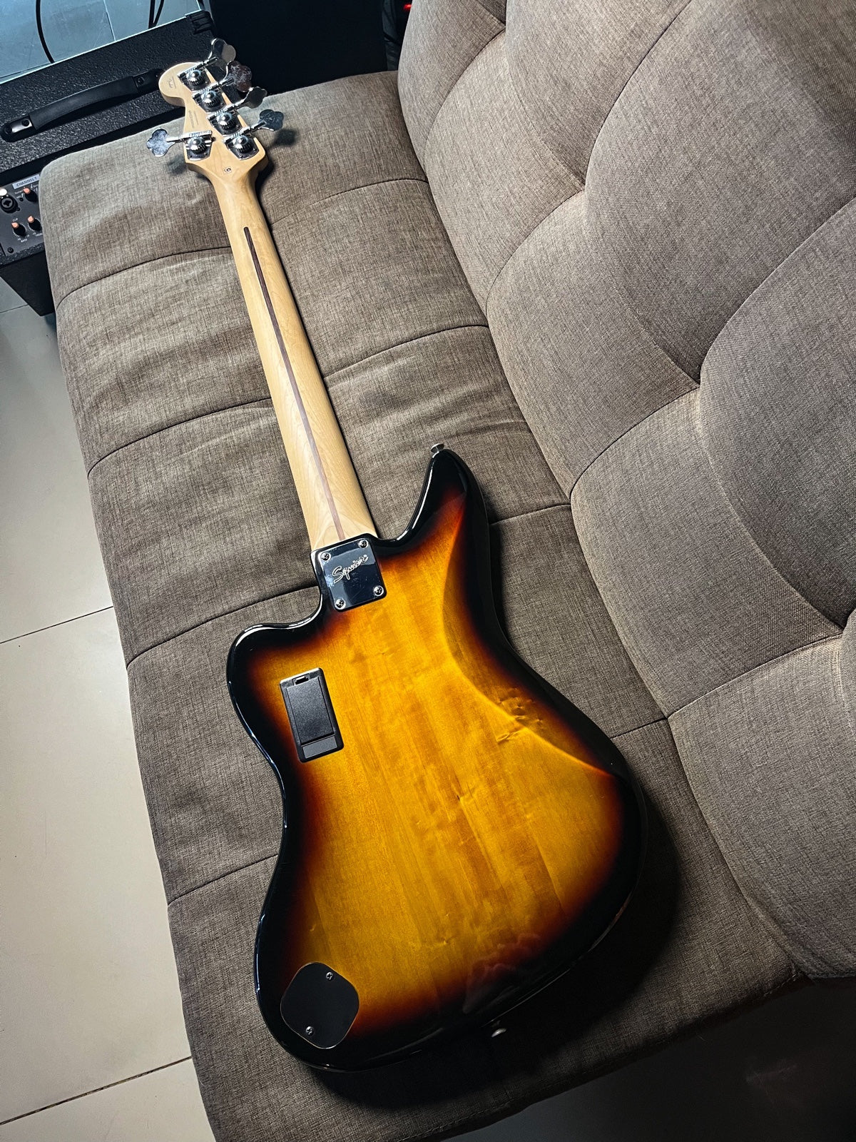 Squier Vintage Modified Jaguar Bass V 5 Strings