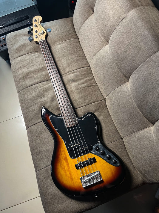 Squier Vintage Modified Jaguar Bass V 5 Strings
