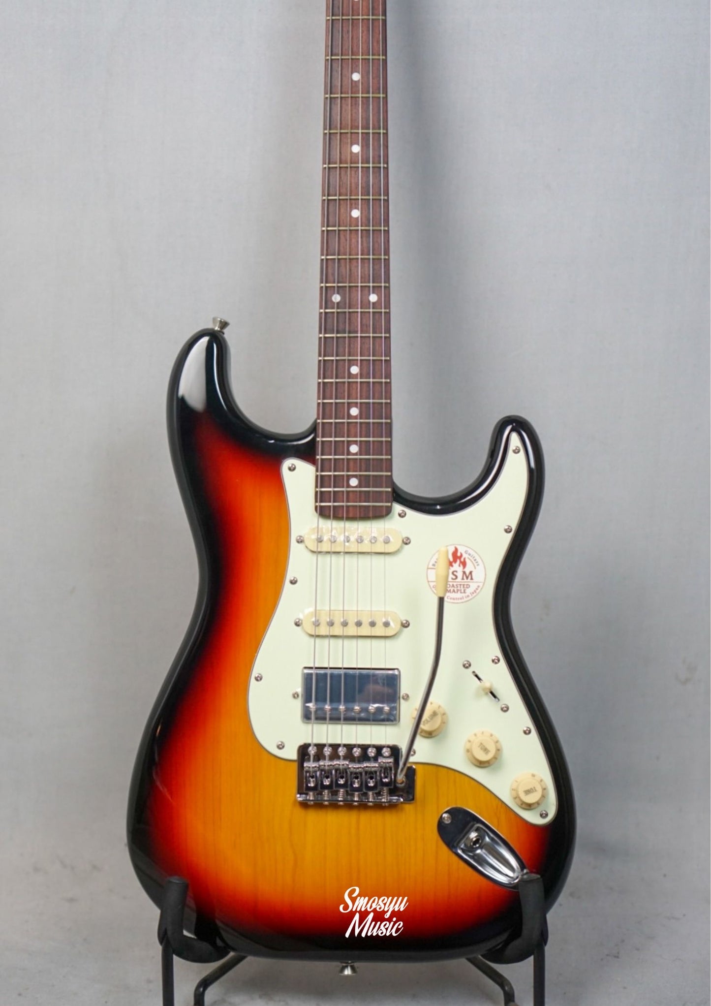 Bacchus Universe BST-2RSM/R Tri Tone Sunburst