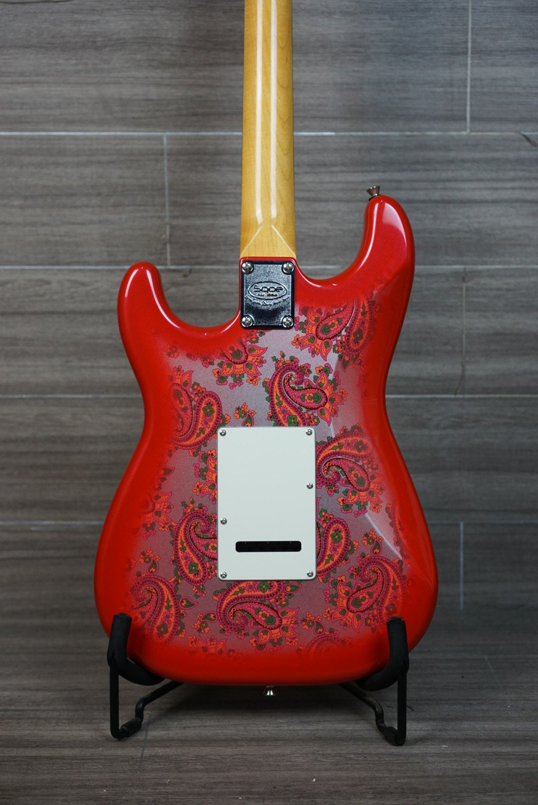 SQOE SEST1100 HSS Custom Shop Series in Pink Paisley Limited Edition