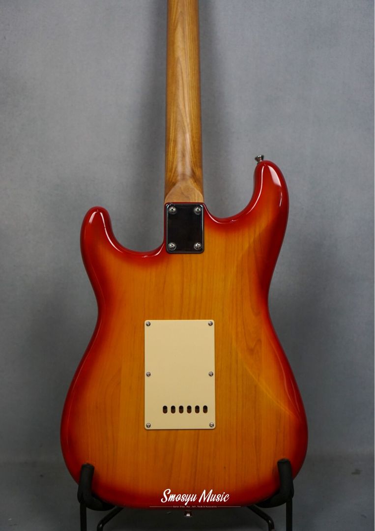 Bacchus Universe BST 2RSM/R Cherry Sunburst