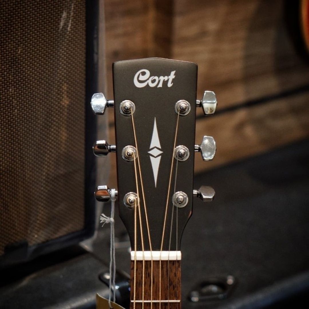 CORT ELECTRIC ACOUSTIC GUITAR AD 810 E OP