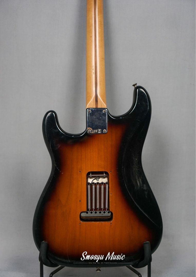 Fender Stratocaster Standard HSS Sunburst