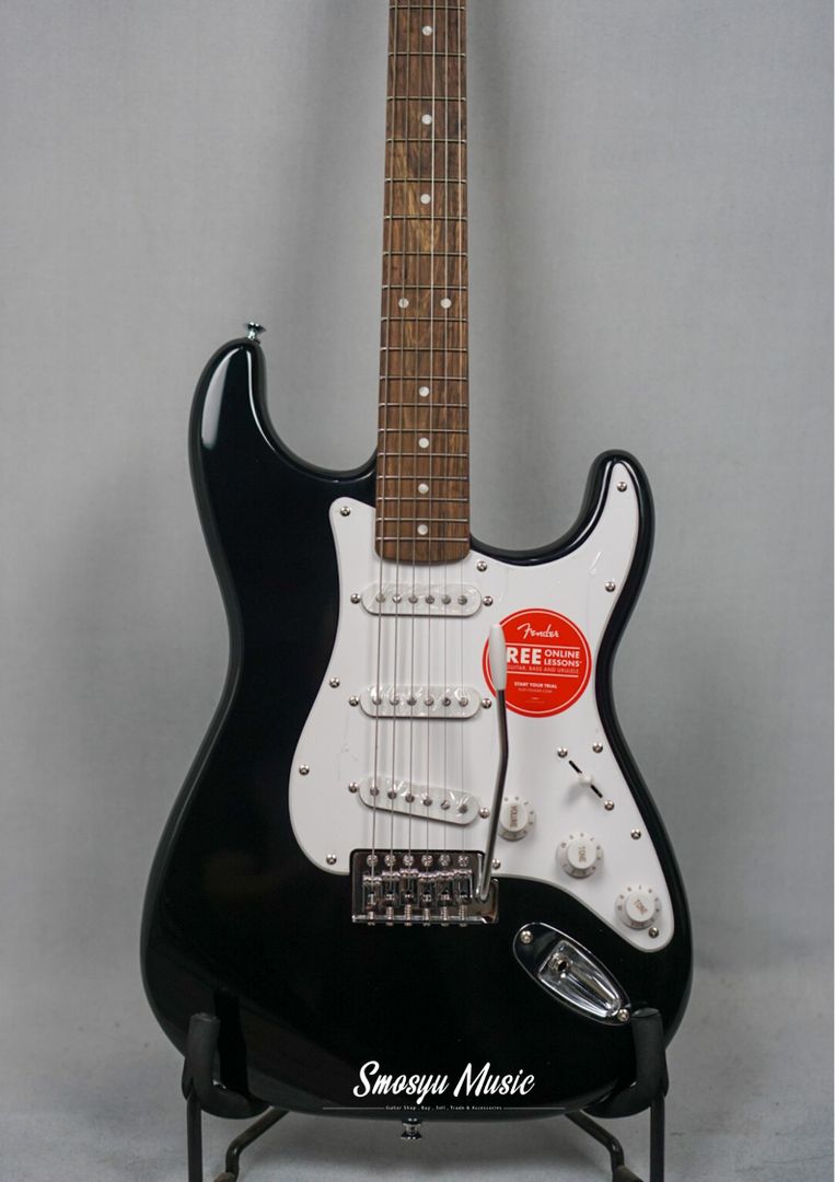 Squier Bullet Tremolo Stratocaster Laurel FB Black