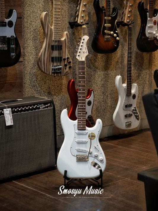 Bacchus Universe BST 1R Solid White