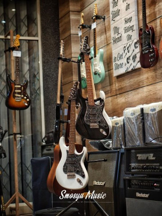 Cort G-110 X Black & White