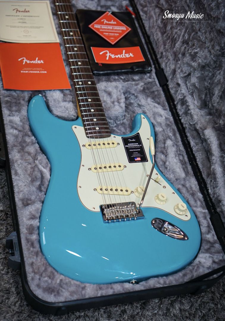 Fender Stratocaster American Professional II Miami Blue