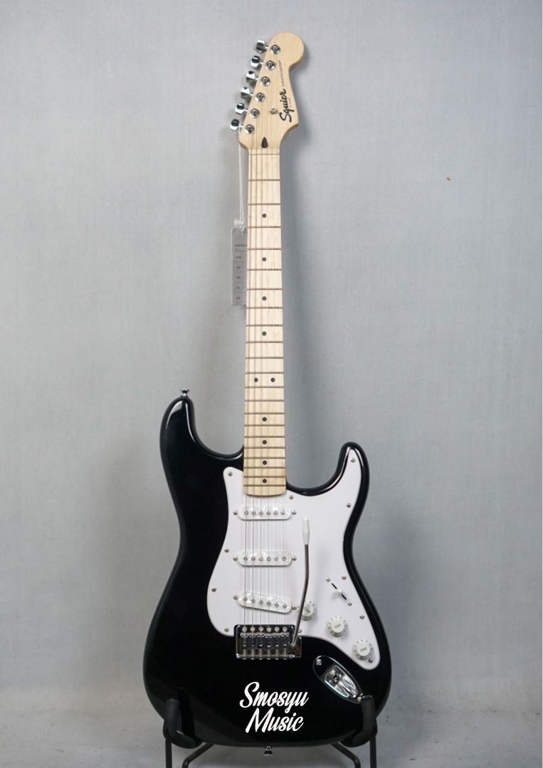 Squier Sonic Stratocaster Pack Maple FB 10G 230V EU Black