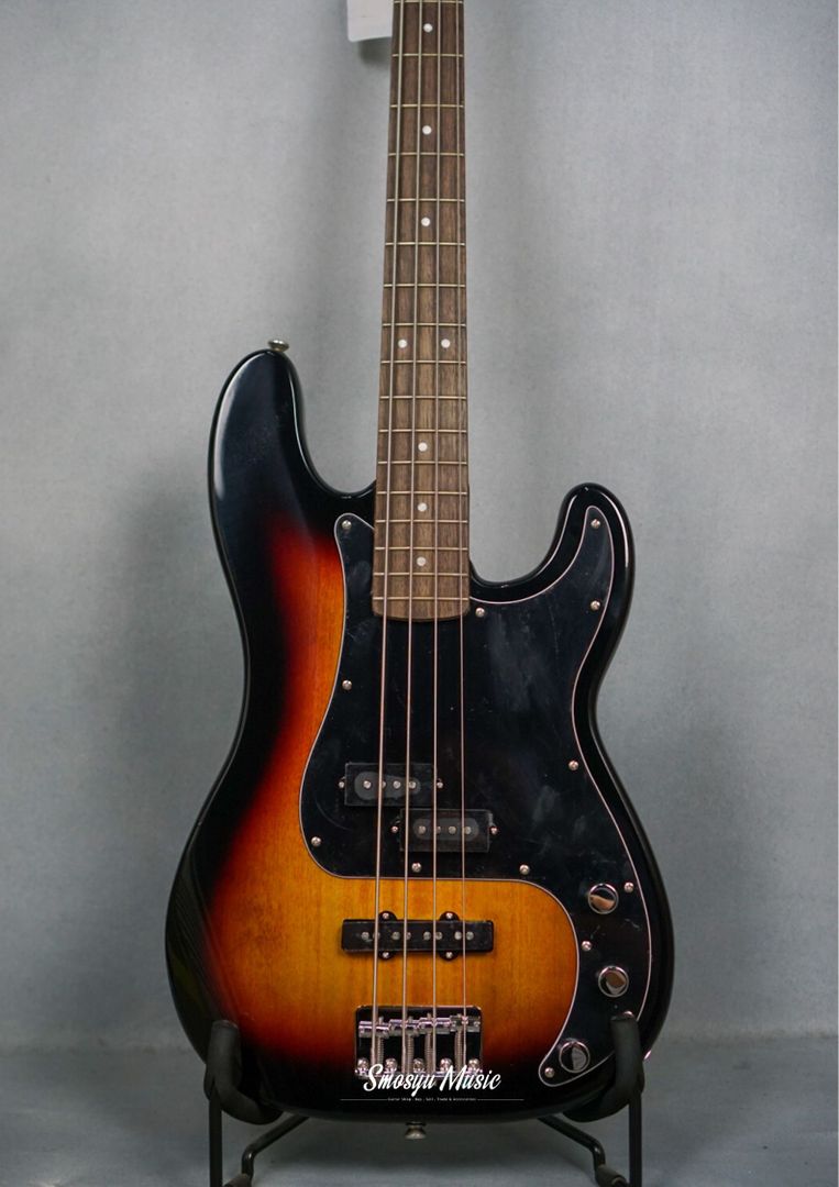 Squier Affinity Series PJ Bass Laurel FB 3 Color Sunburst Pack With Gigbag And Fender Rumble 15