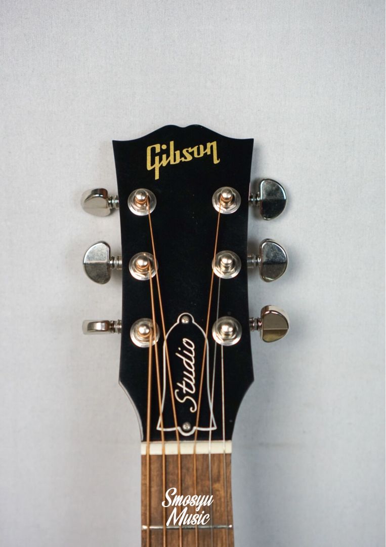 Gibson Studio J45 Walnut Antique Natural