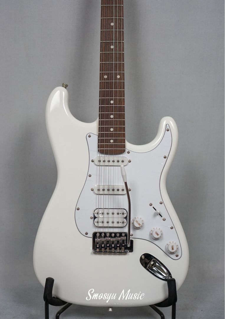 Aria Pro II STG 004 White